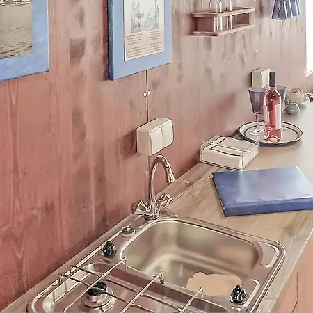 Awesome Ship In With Kitchen 3*